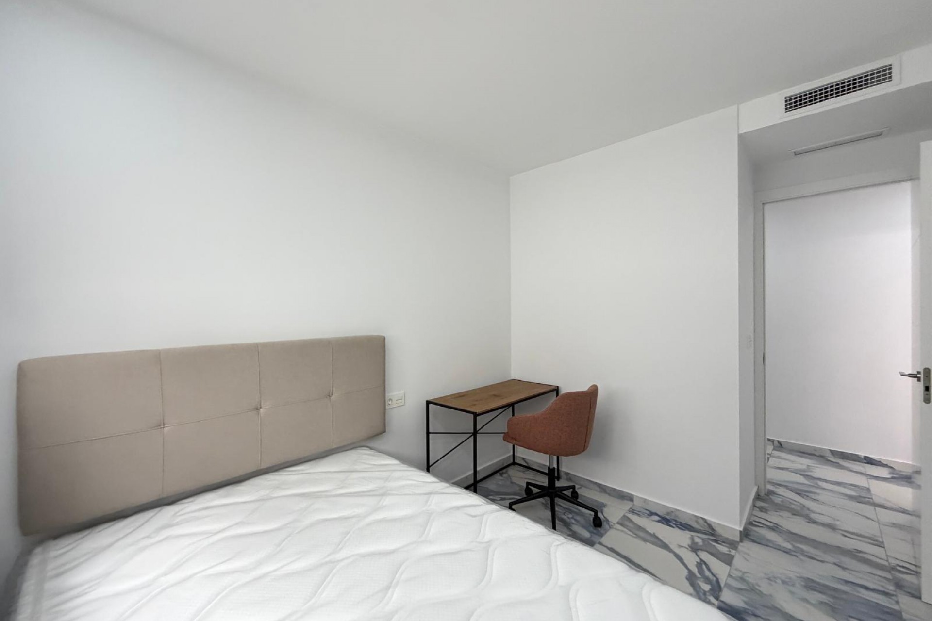 Sale - Apartamento -
Torrevieja - Estacion de autobuses
