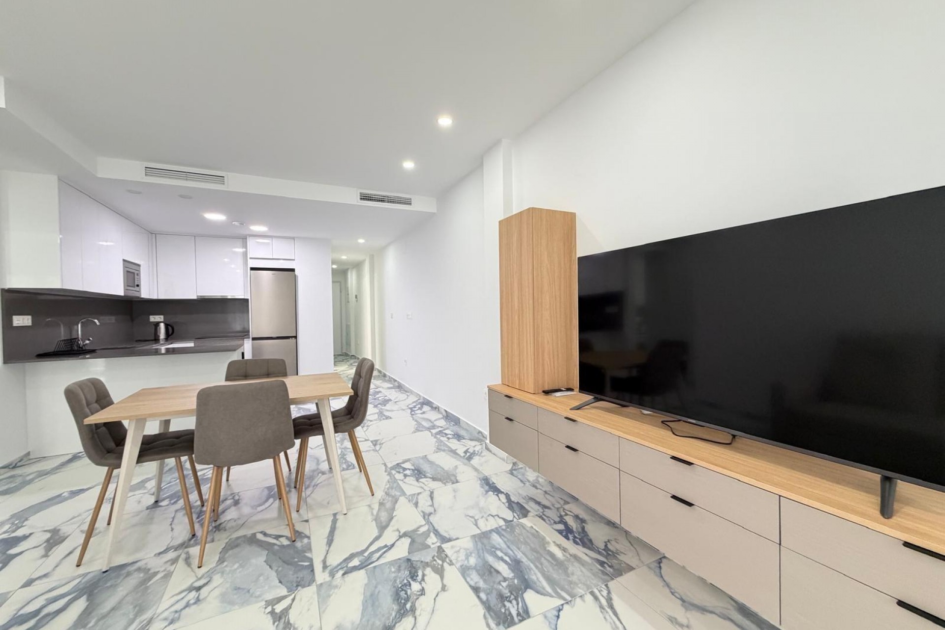 Sale - Apartamento -
Torrevieja - Estacion de autobuses