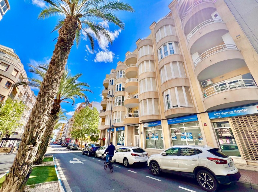 Sale - Apartamento -
Torrevieja - Habaneras
