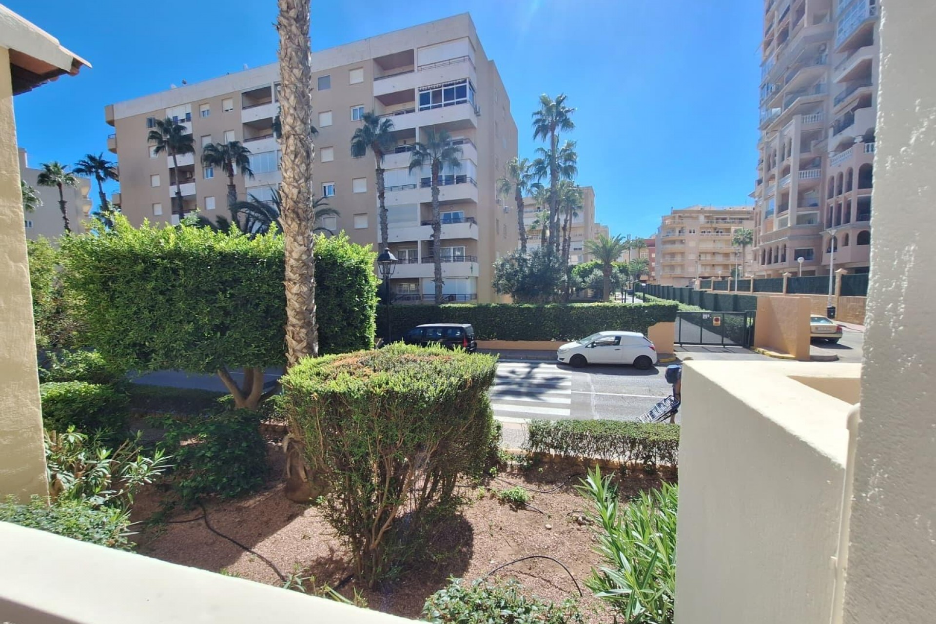 Sale - Apartamento -
Torrevieja - Los Frutales