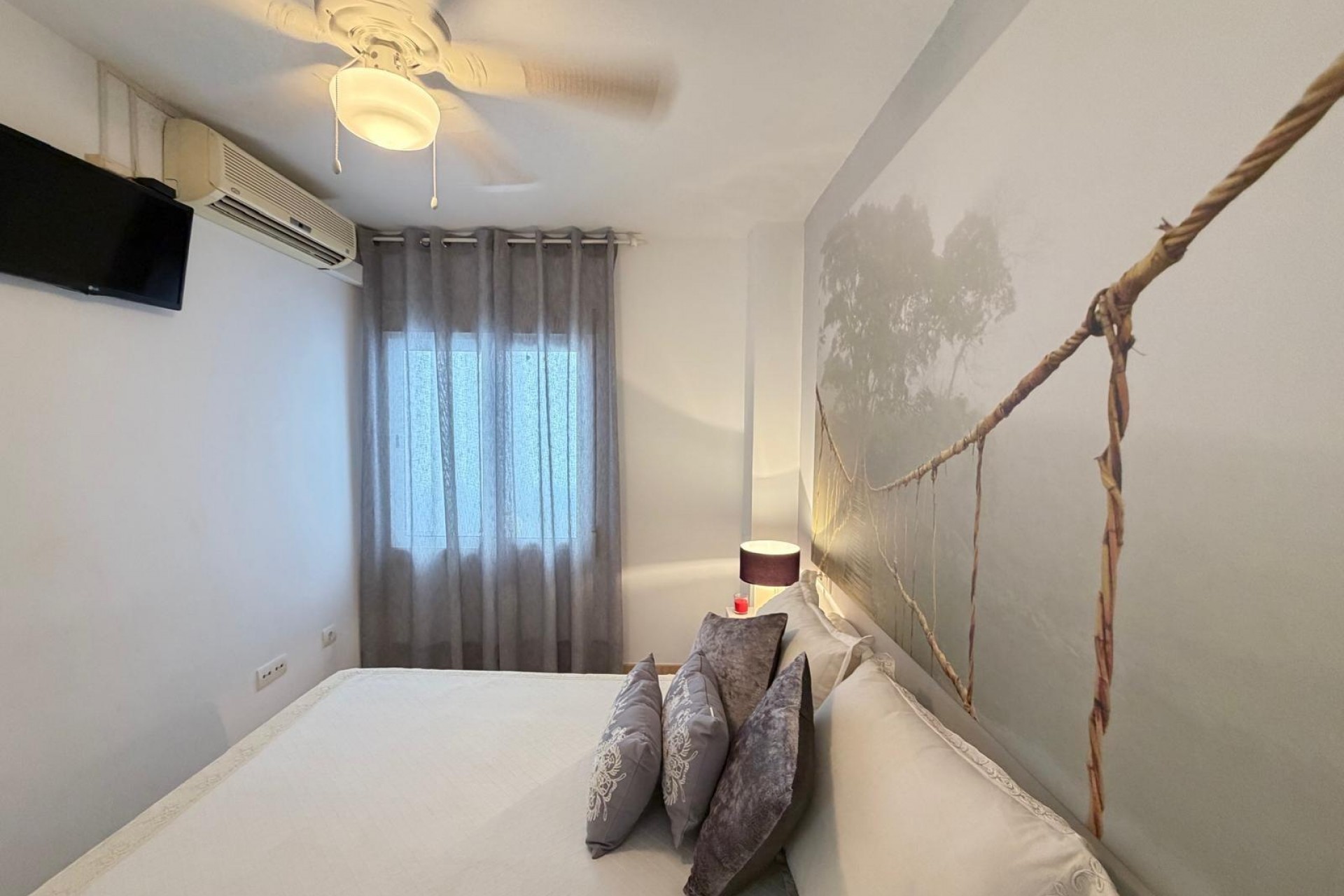 Sale - Apartamento -
Torrevieja - Paseo maritimo
