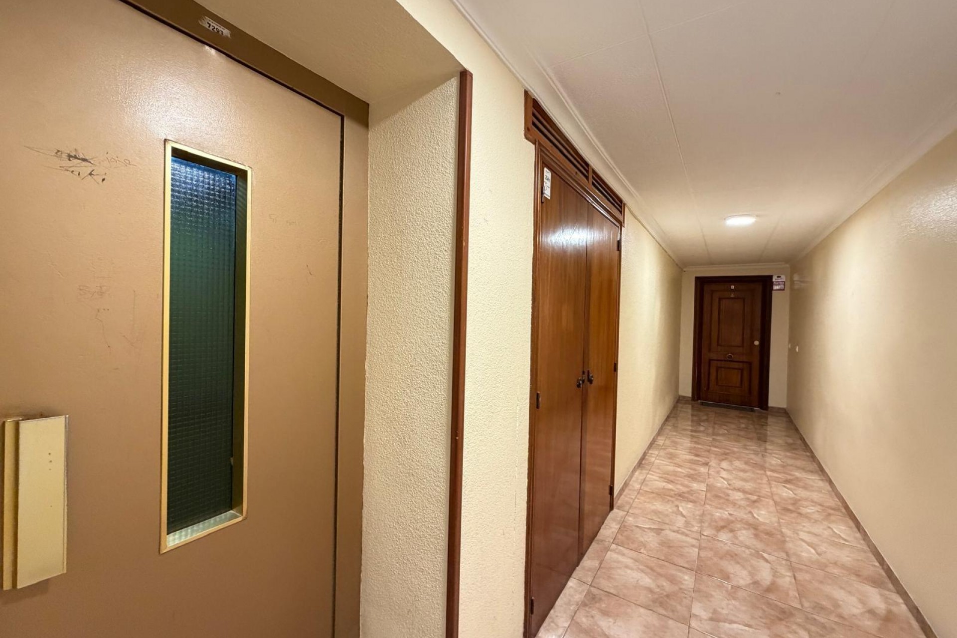 Sale - Apartamento -
Torrevieja - Paseo maritimo