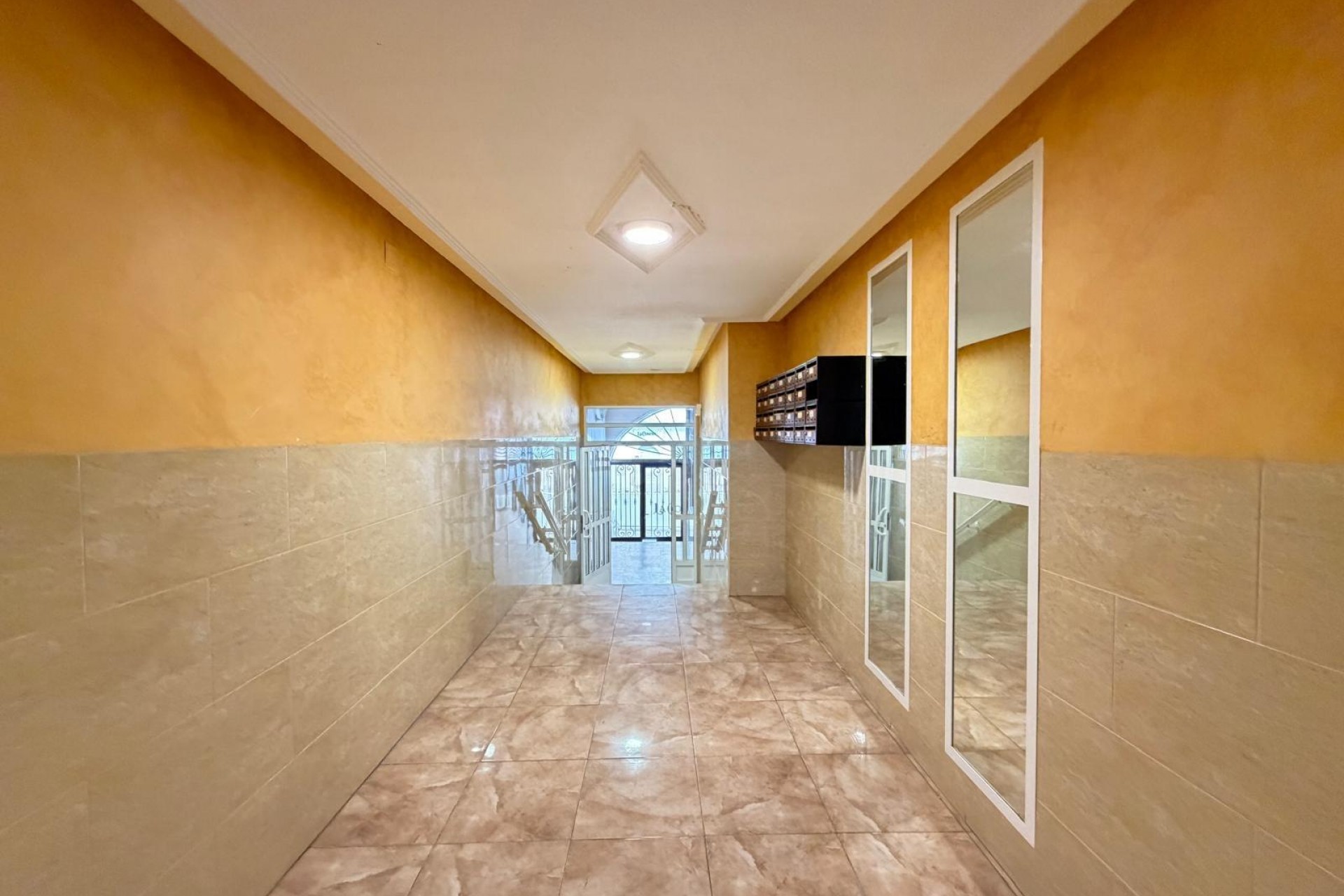Sale - Apartamento -
Torrevieja - Paseo maritimo