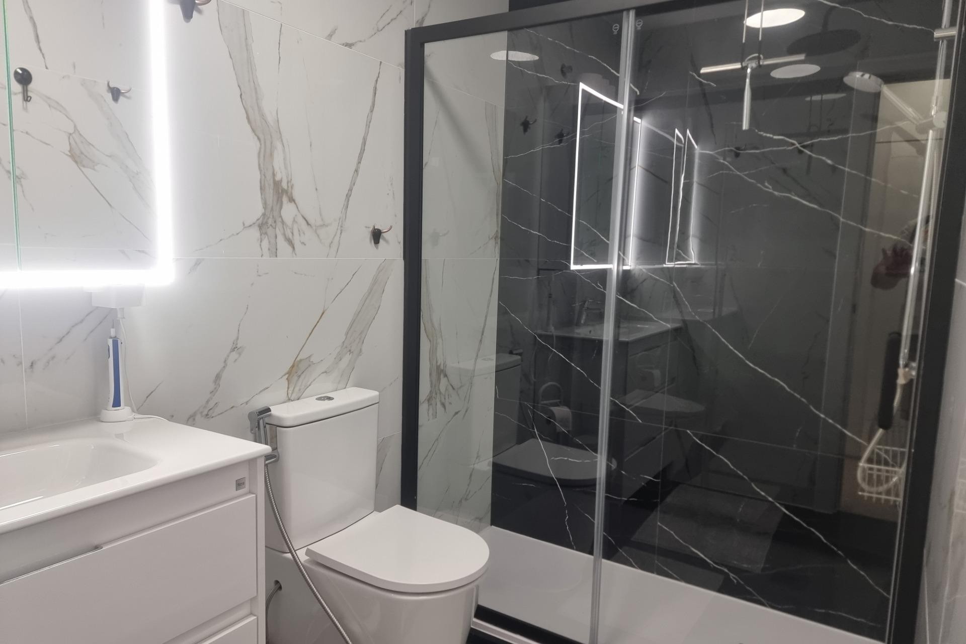 Sale - Apartamento -
Torrevieja - Playa de los locos