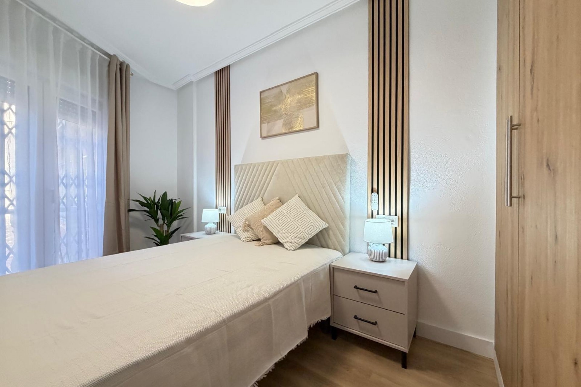 Sale - Apartamento -
Torrevieja - Playa de los locos