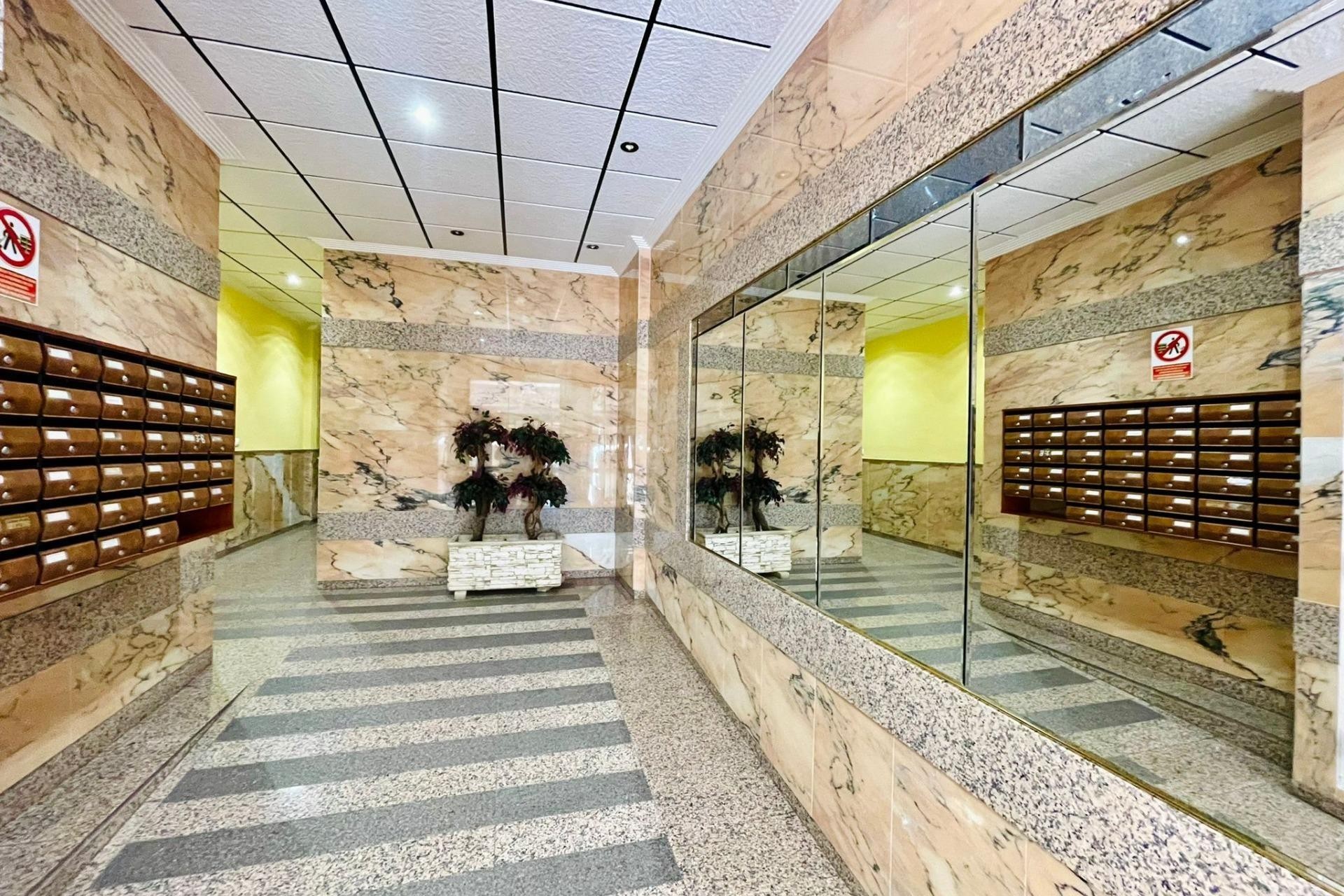 Sale - Apartamento -
Torrevieja - Playa del cura