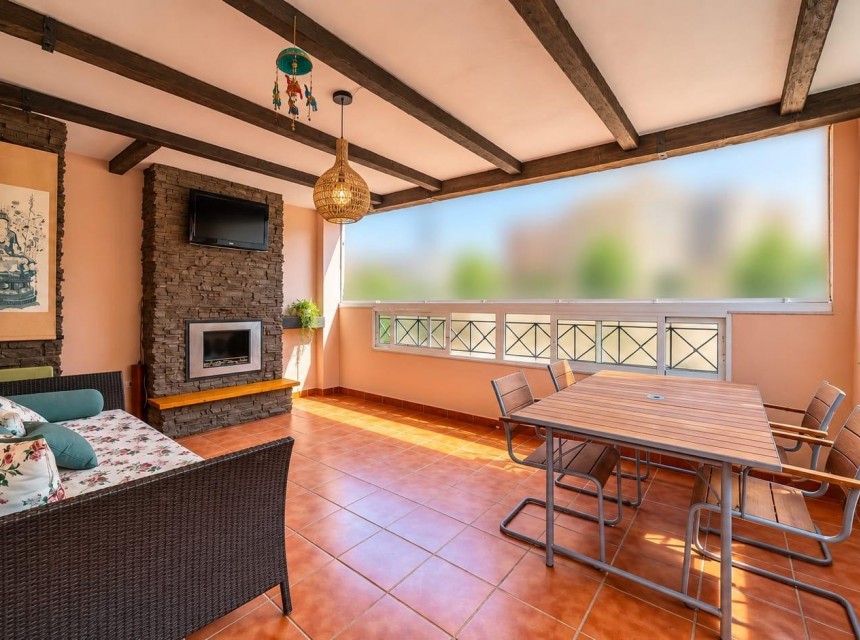 Sale - Apartment -
Alicante - Alicante Golf