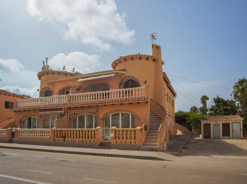 Sale - Apartment -
Denia