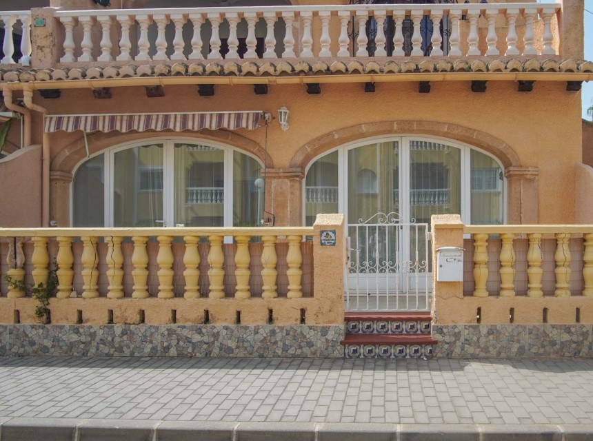 Sale - Apartment -
Denia