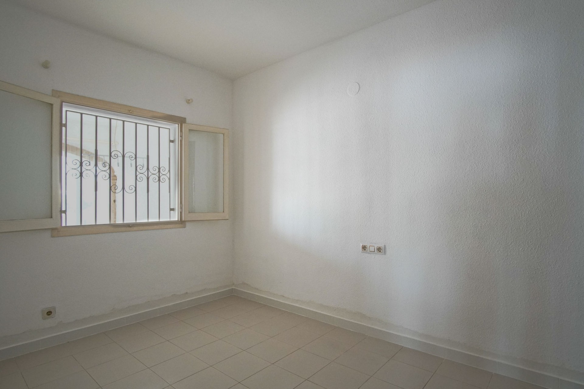 Sale - Apartment -
Denia
