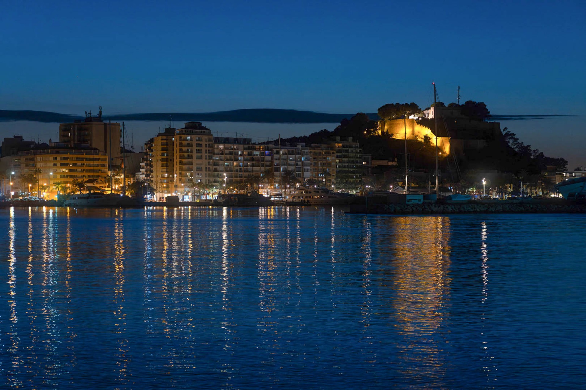 Sale - Apartment -
Denia