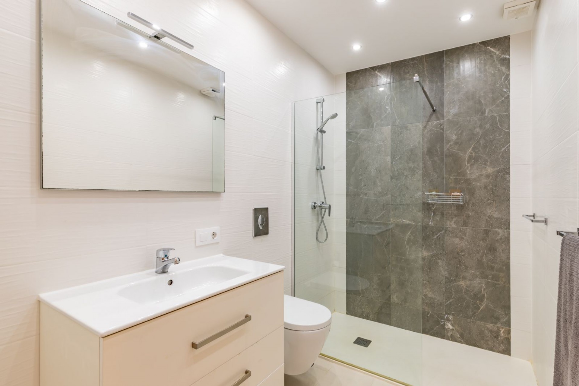 Sale - Apartment -
Moraira - La Sabatera