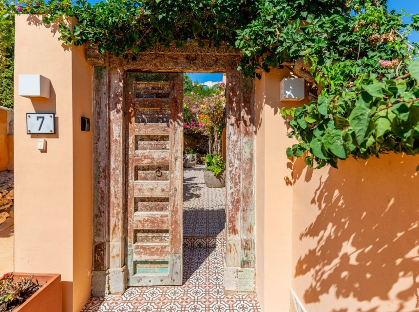 Sale - Apartment -
Moraira - La Sabatera