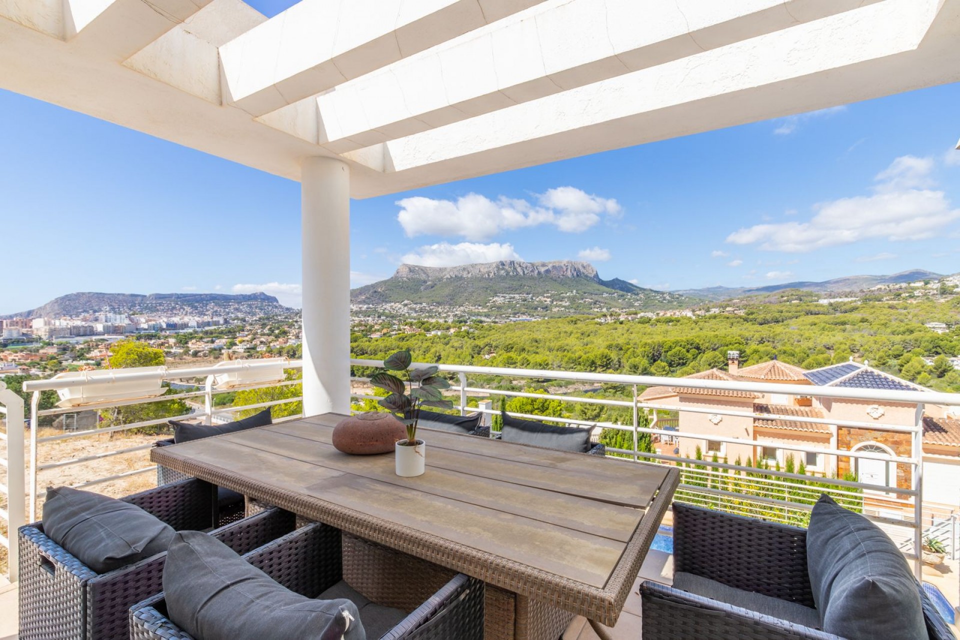 Sale - Bungalow -
Calpe - Urbanización Casanova