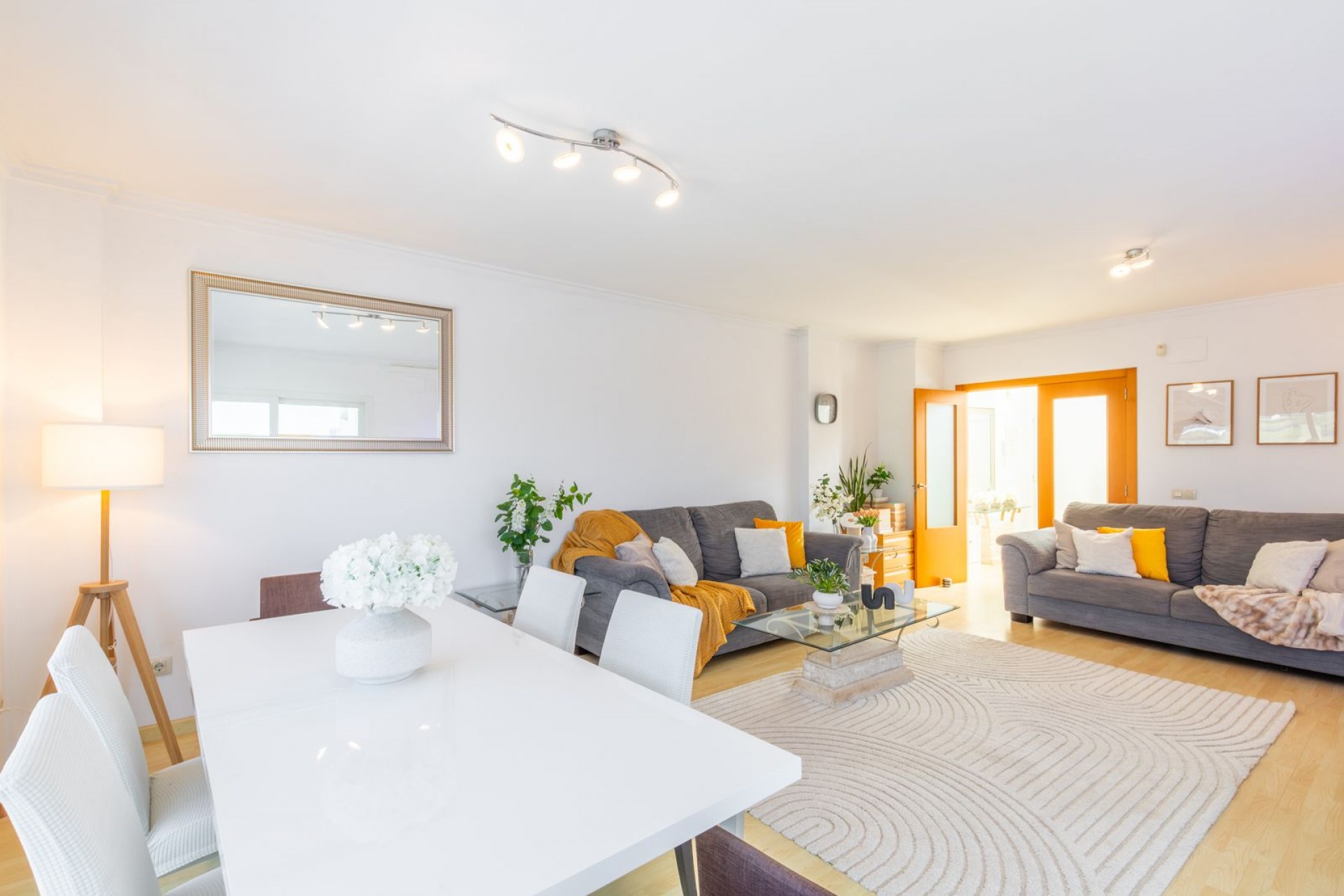 Sale - Bungalow -
Calpe - Urbanización Casanova