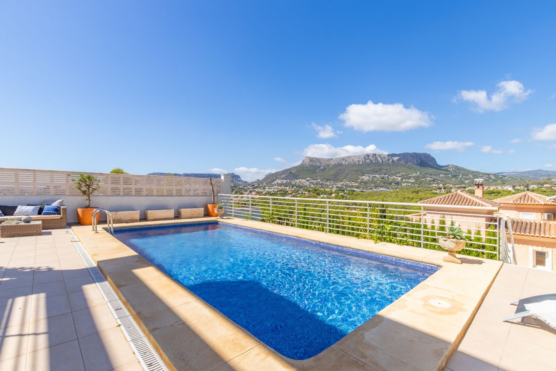 Sale - Bungalow -
Calpe - Urbanización Casanova