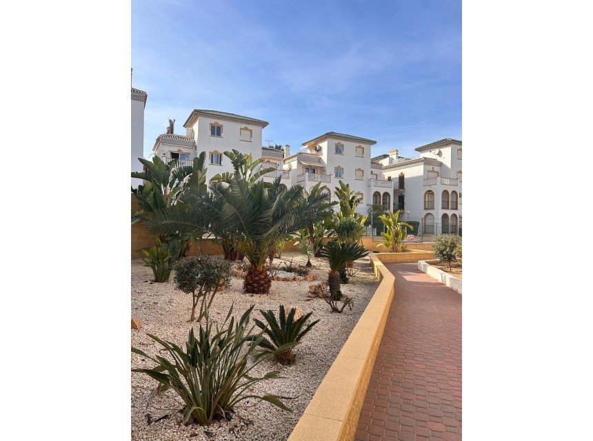 Sale - Bungalow Planta Baja -
Torrevieja - Torre la mata