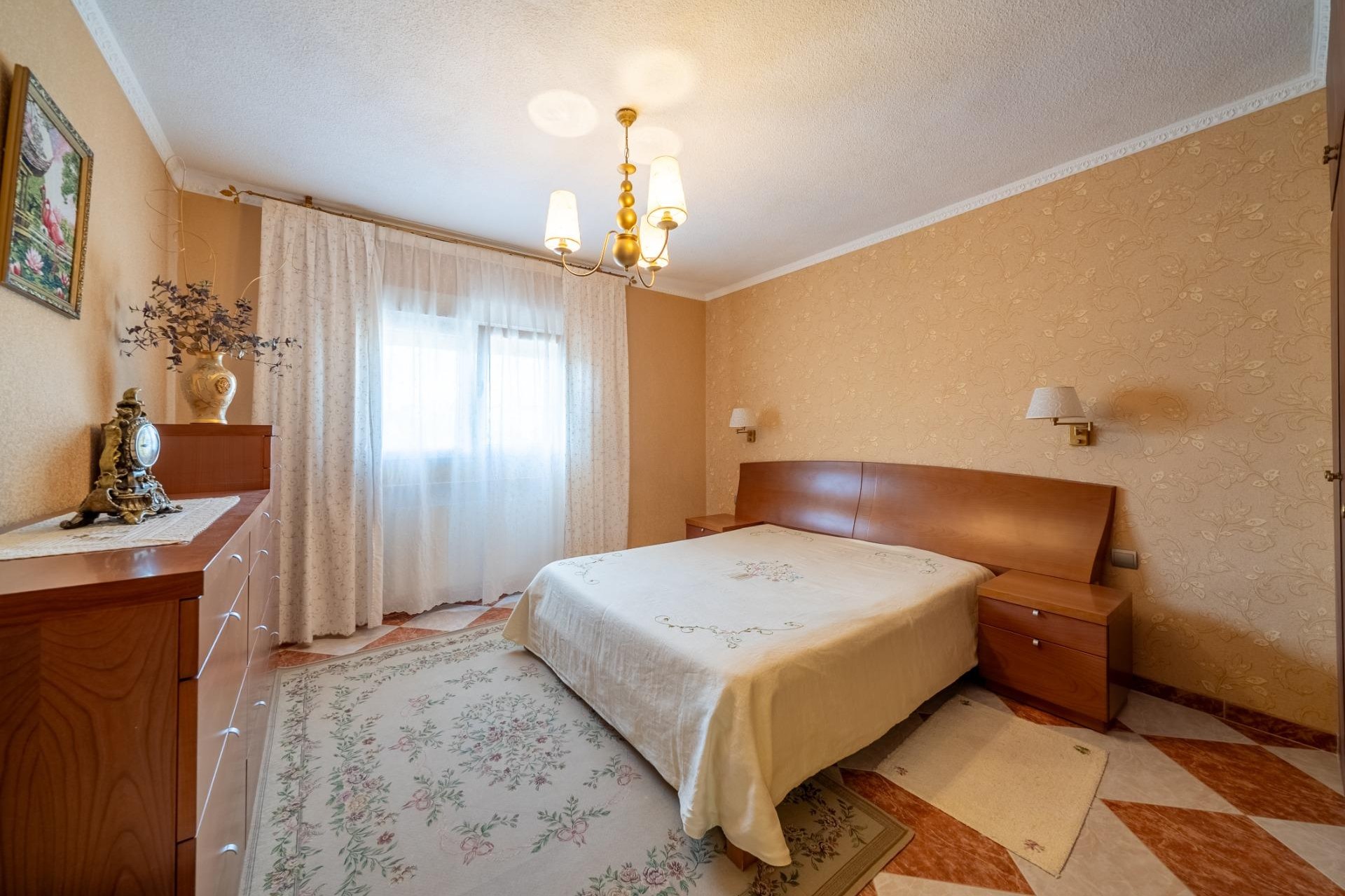 Sale - Chalet -
San Martin de Valdeiglesias - Garnacho