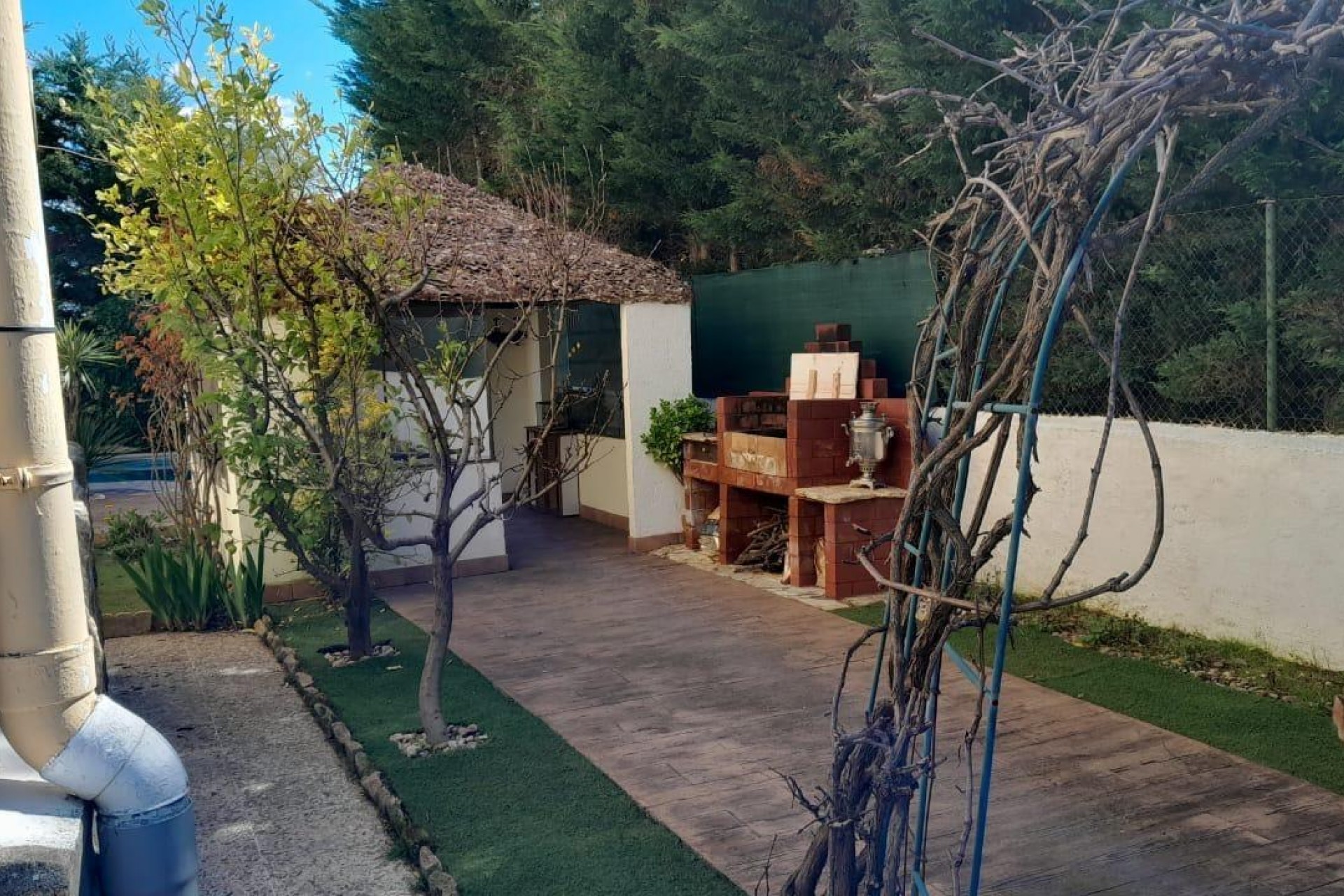 Sale - Chalet -
San Martin de Valdeiglesias - Garnacho