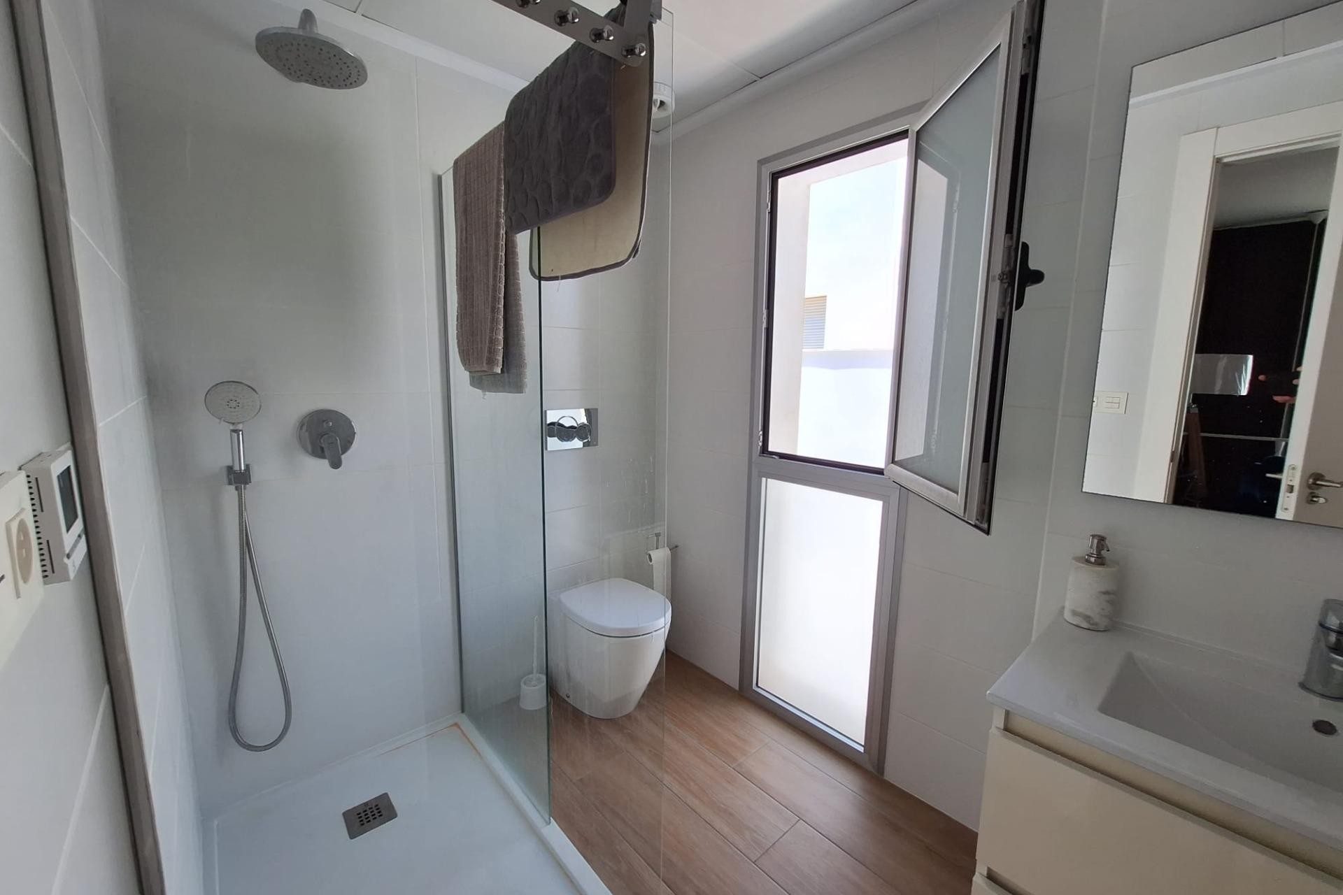 Sale - Chalet -
Torrevieja - Los Frutales