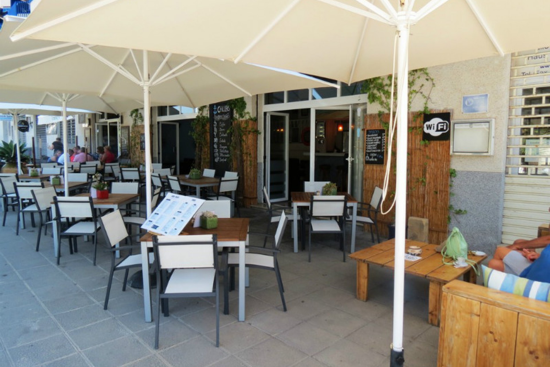 Sale - Commercial -
Moraira - Town centre