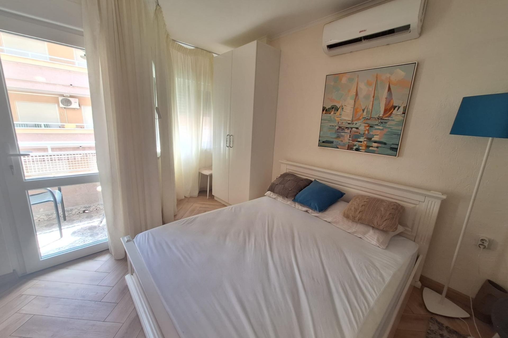 Sale - Estudio -
Torrevieja - Playa del cura