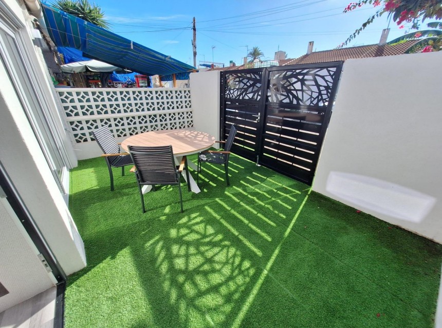 Sale - Estudio -
Torrevieja - Torretas