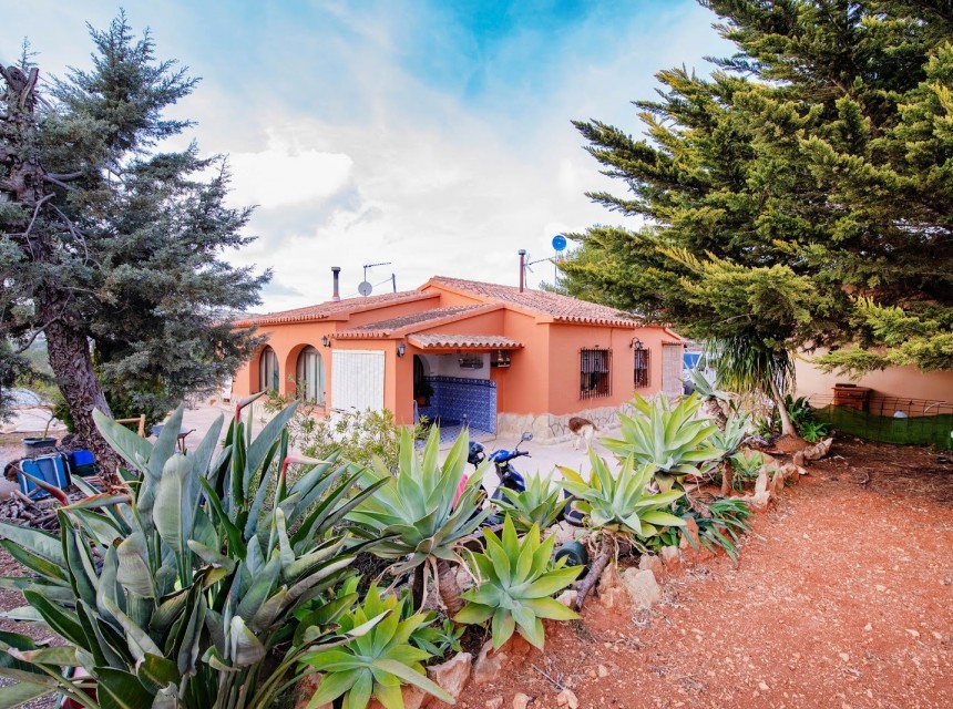 Sale - Finca / Country Property -
Benissa - Partida Canor