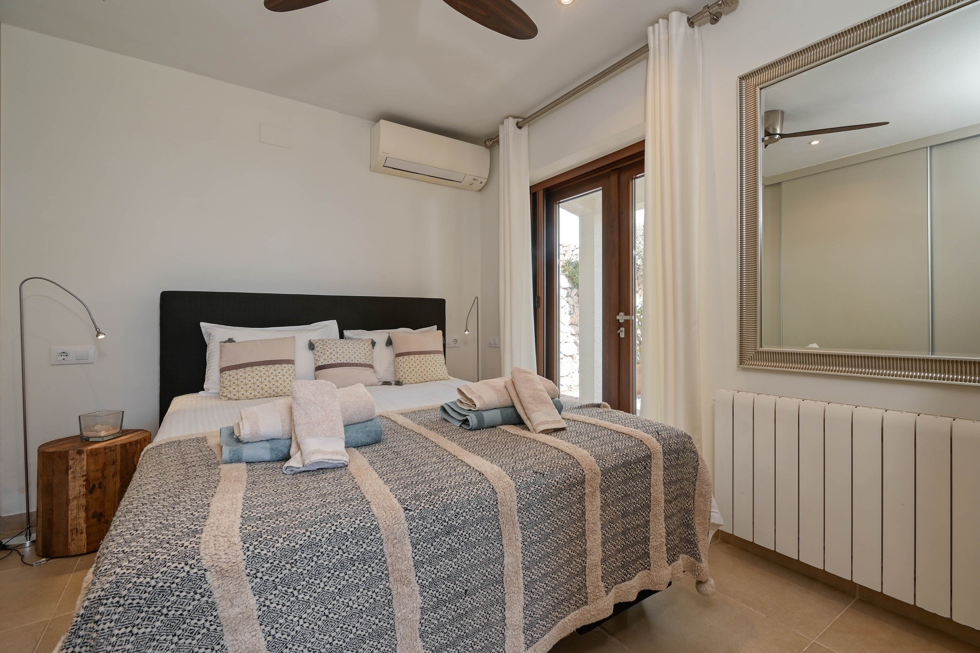 Sale - Finca / Country Property -
Benissa