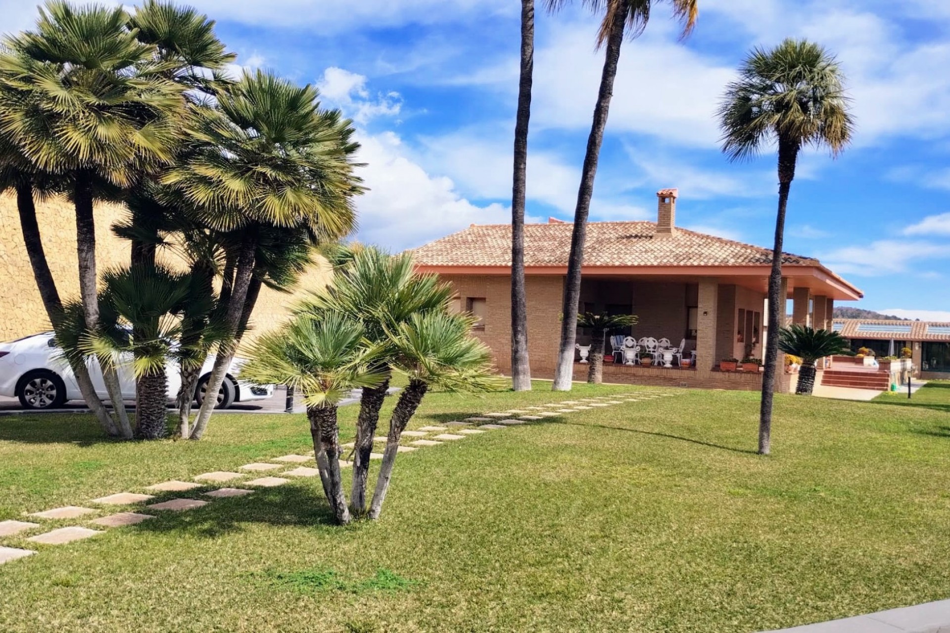 Sale - Finca / Country Property -
Calpe