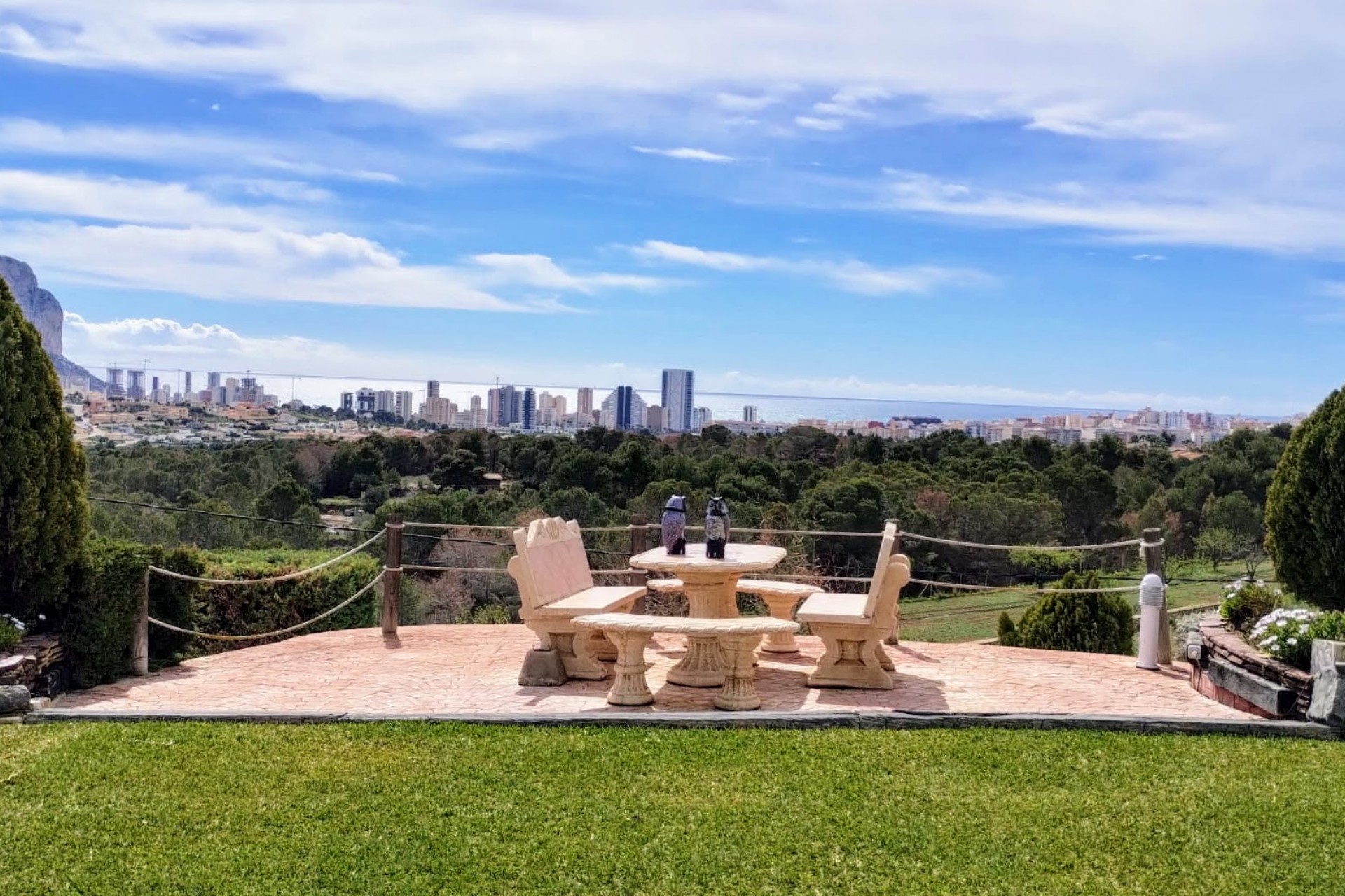 Sale - Finca / Country Property -
Calpe