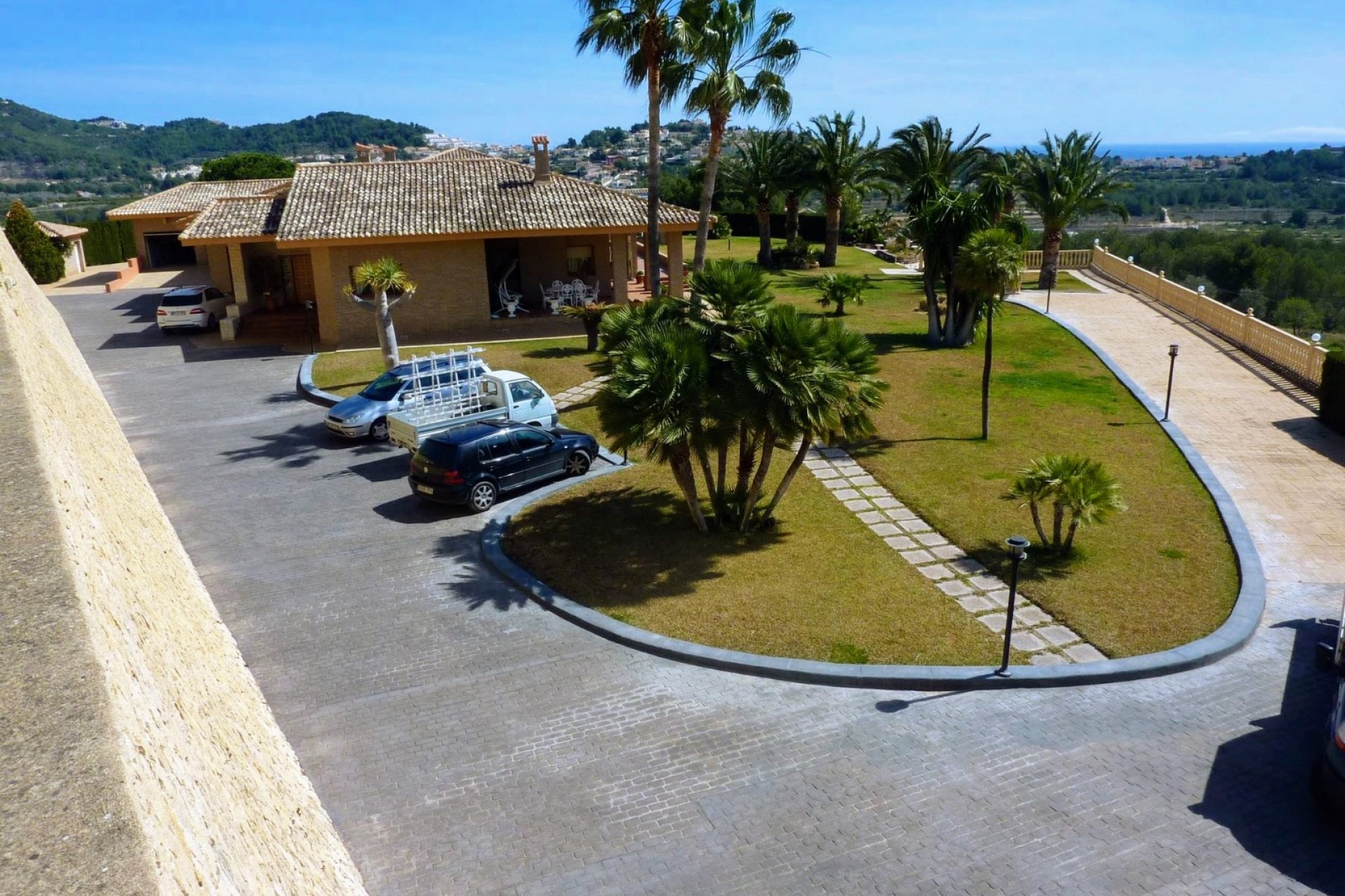 Sale - Finca / Country Property -
Calpe