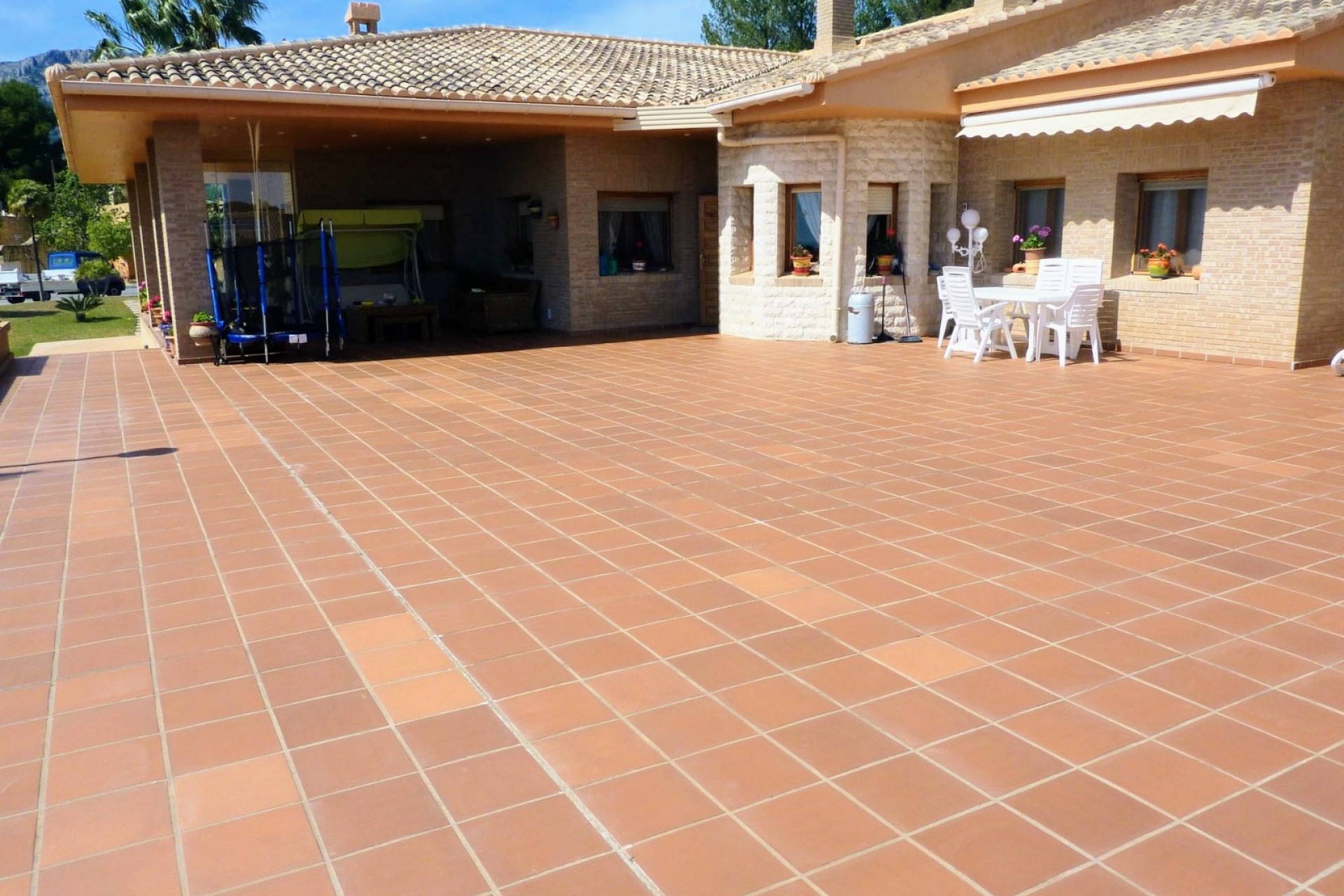 Sale - Finca / Country Property -
Calpe