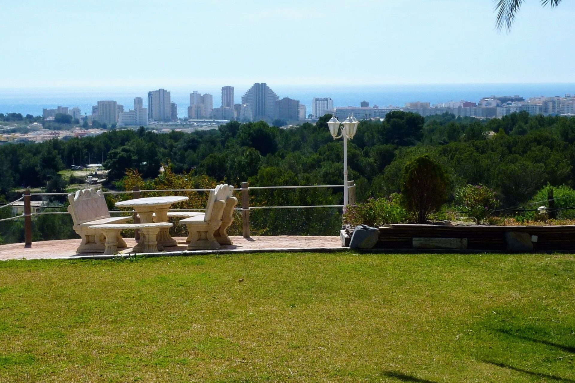 Sale - Finca / Country Property -
Calpe