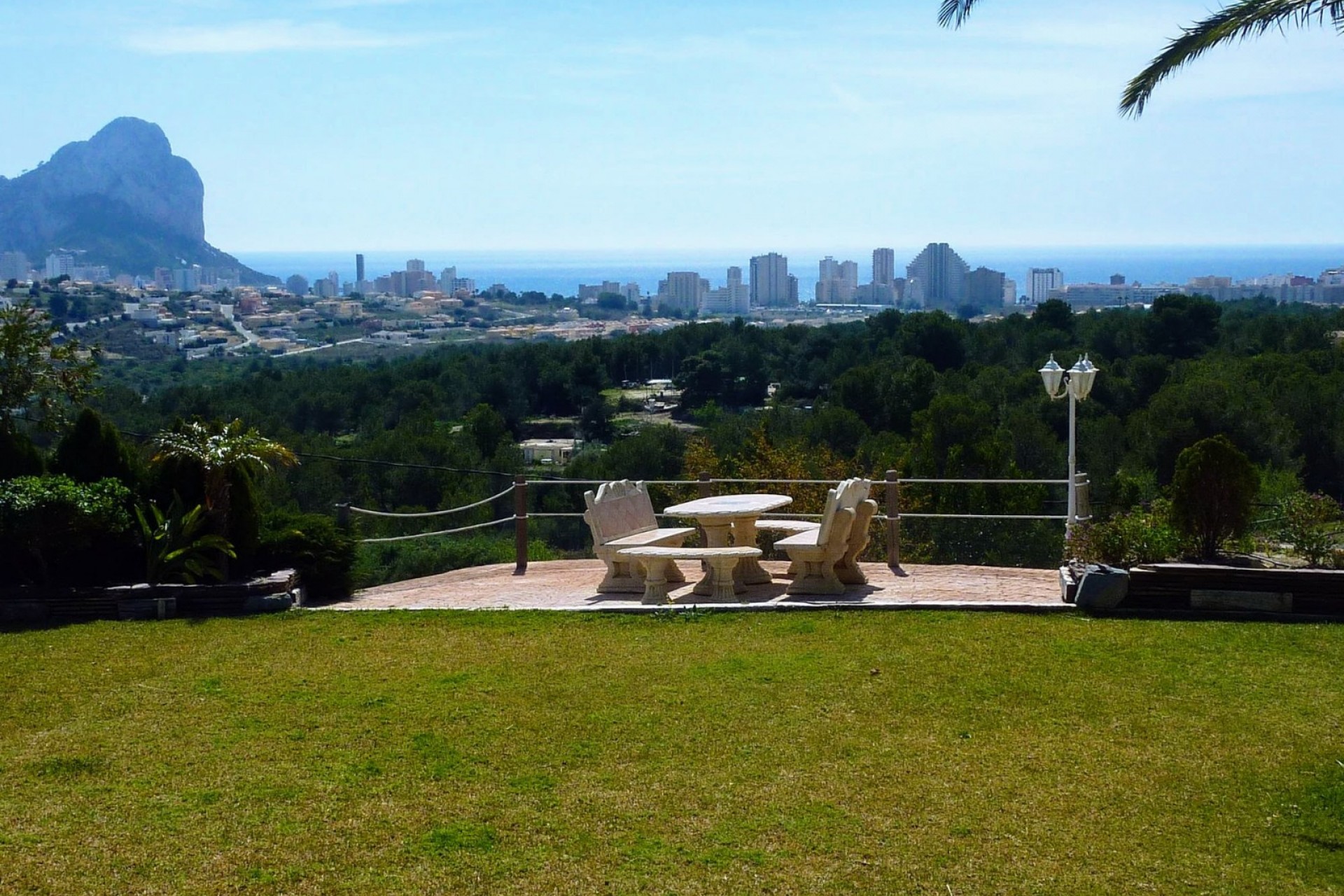 Sale - Finca / Country Property -
Calpe