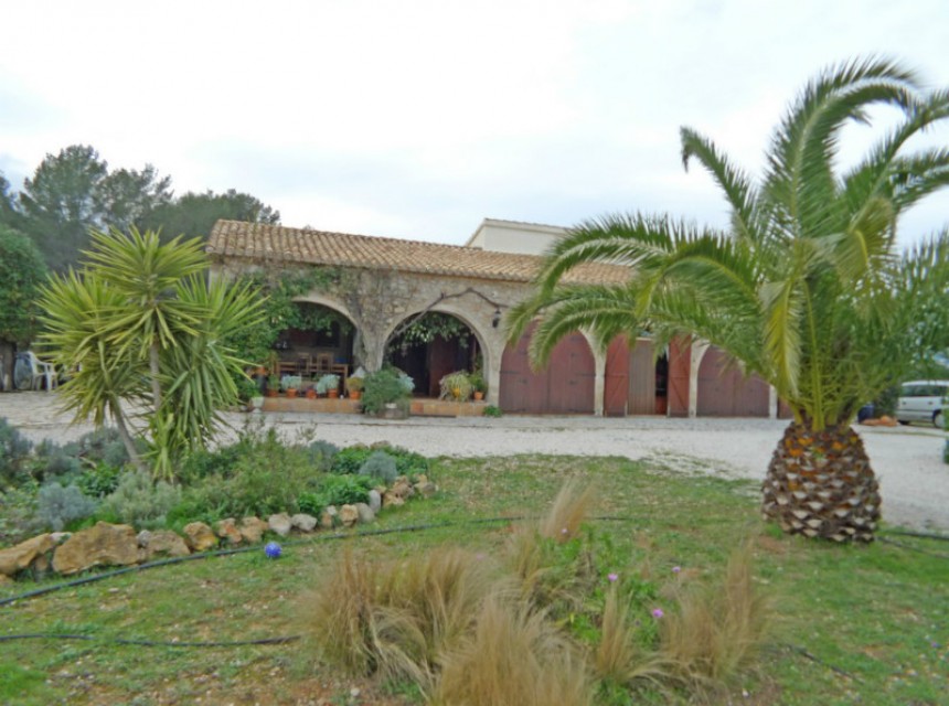 Sale - Finca / Country Property -
Jalon