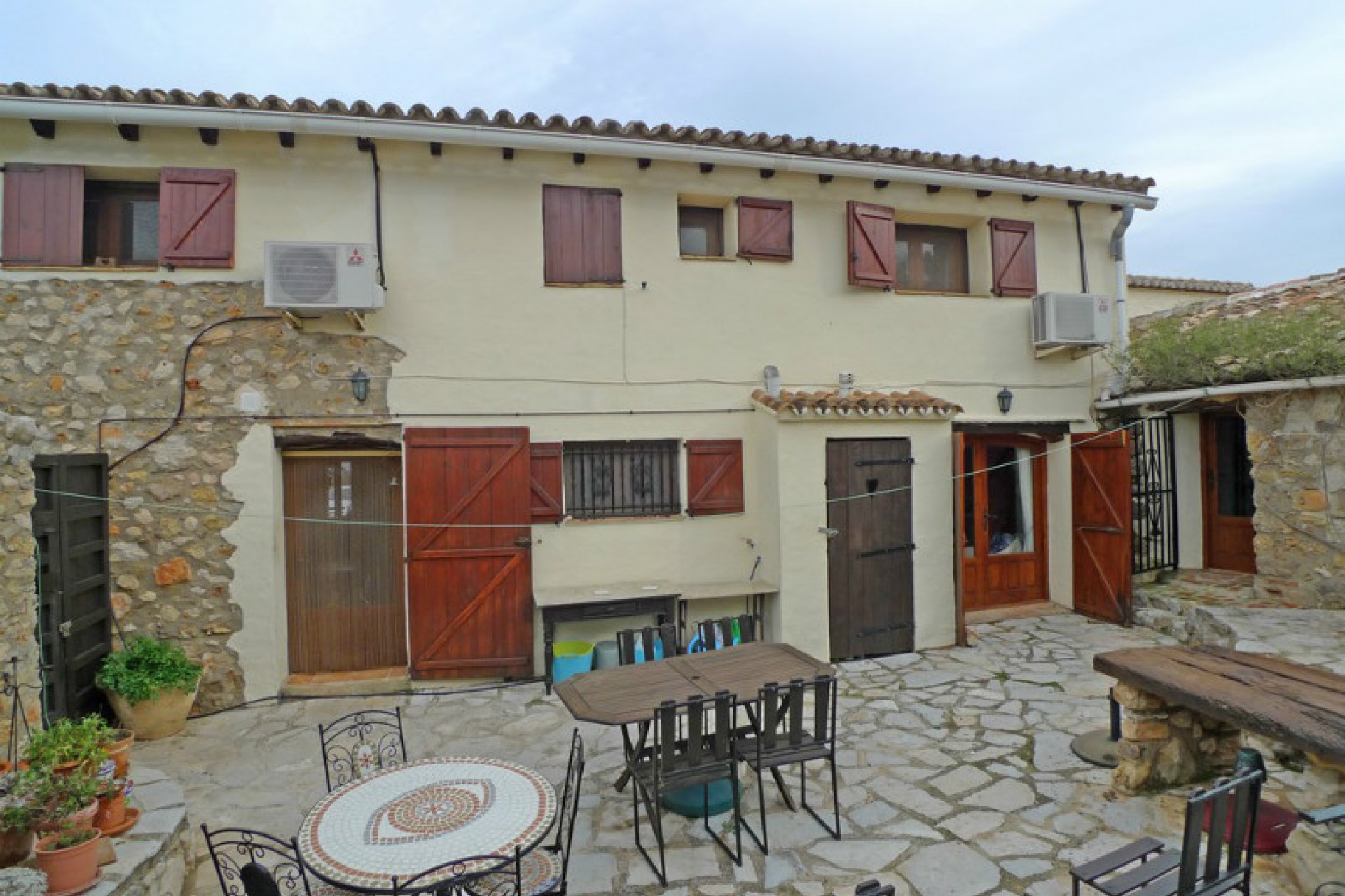 Sale - Finca / Country Property -
Jalon