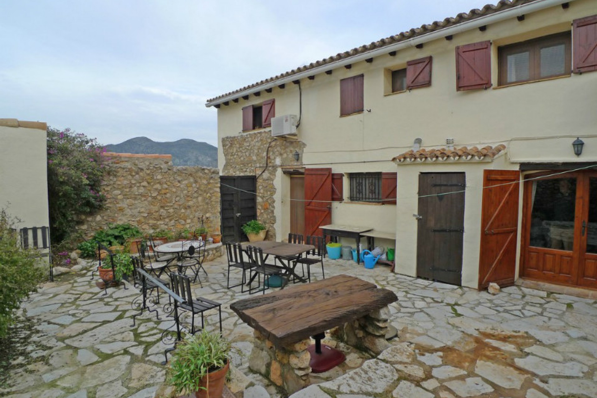 Sale - Finca / Country Property -
Jalon