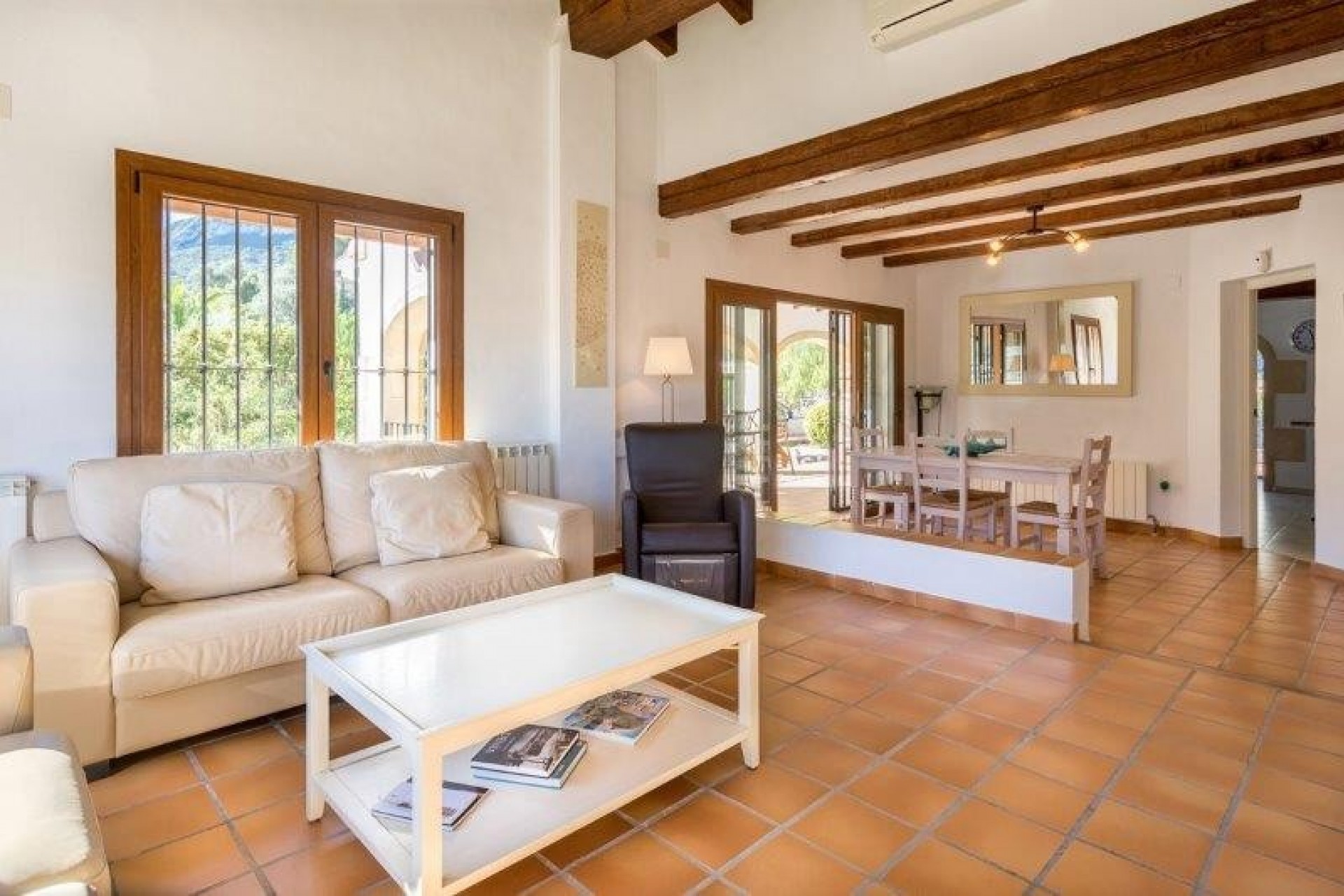 Sale - Finca / Country Property -
La Llosa de Camacho