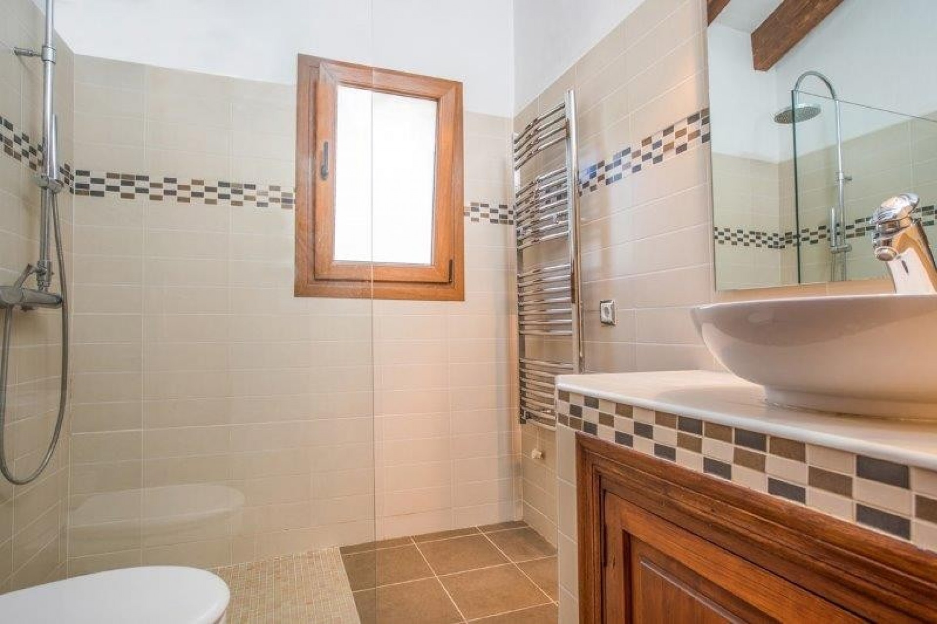 Sale - Finca / Country Property -
La Llosa de Camacho