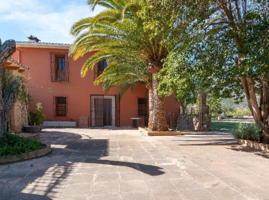 Sale - Finca / Country Property -
Rafol de Almunia