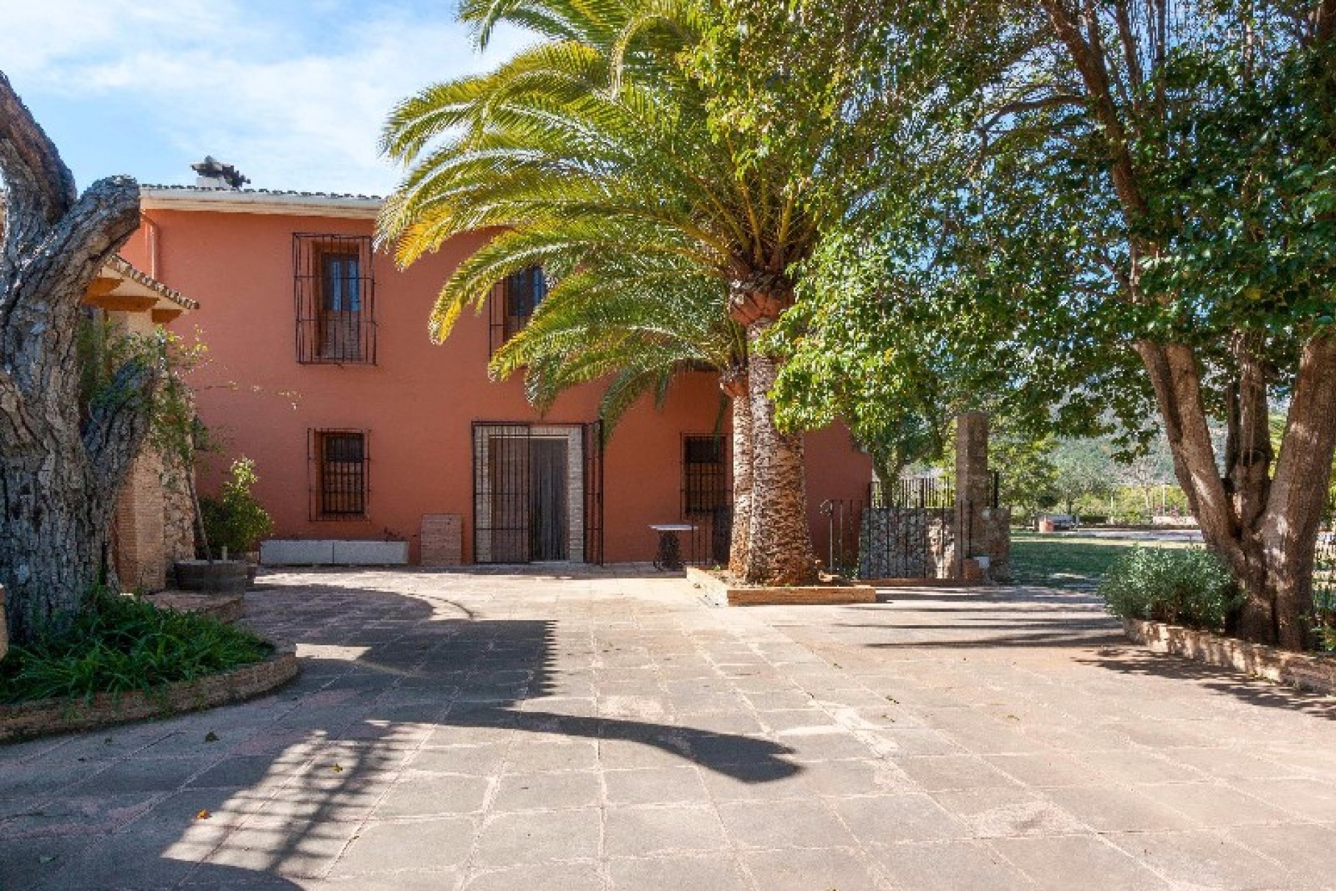 Sale - Finca / Country Property -
Rafol de Almunia