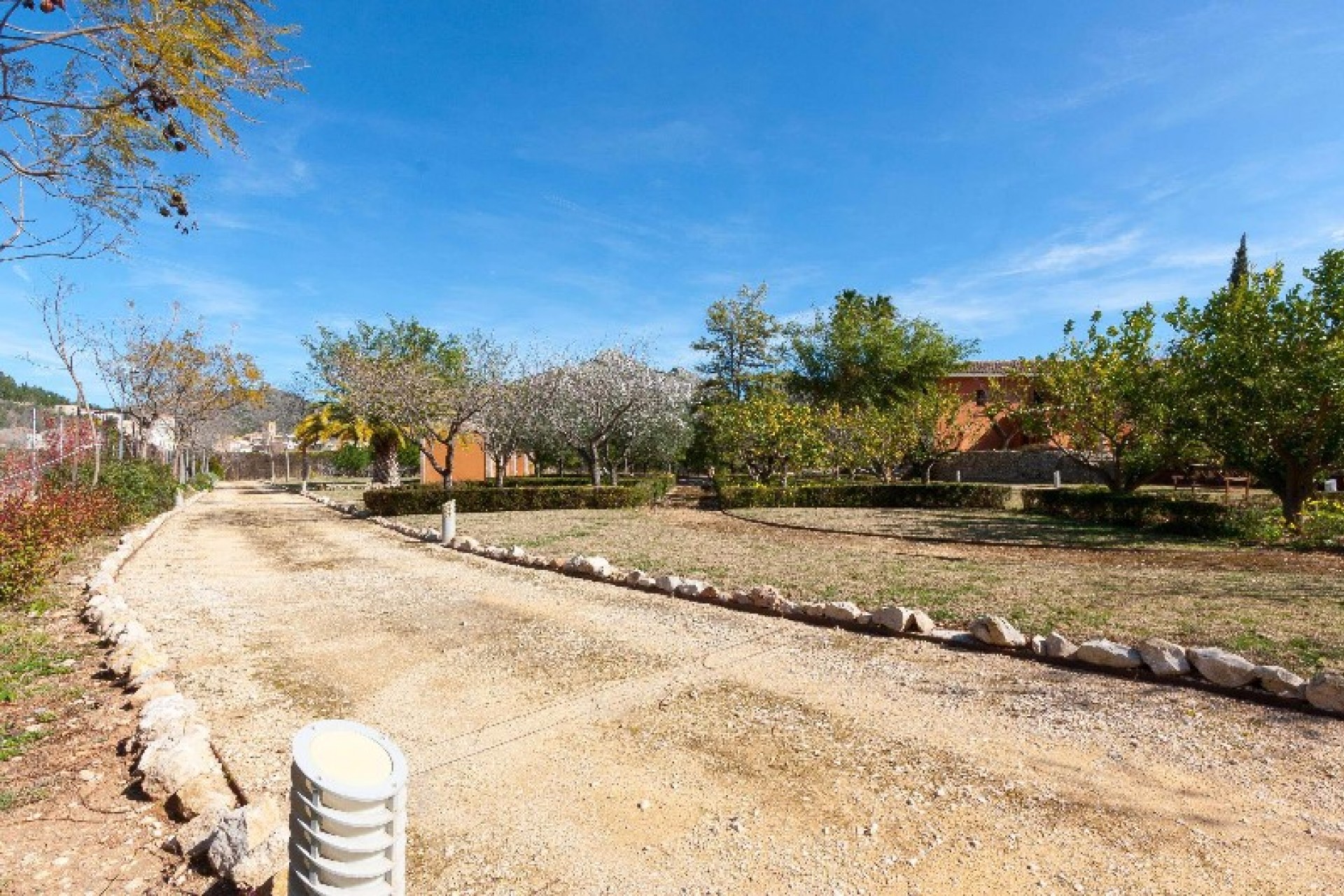 Sale - Finca / Country Property -
Rafol de Almunia