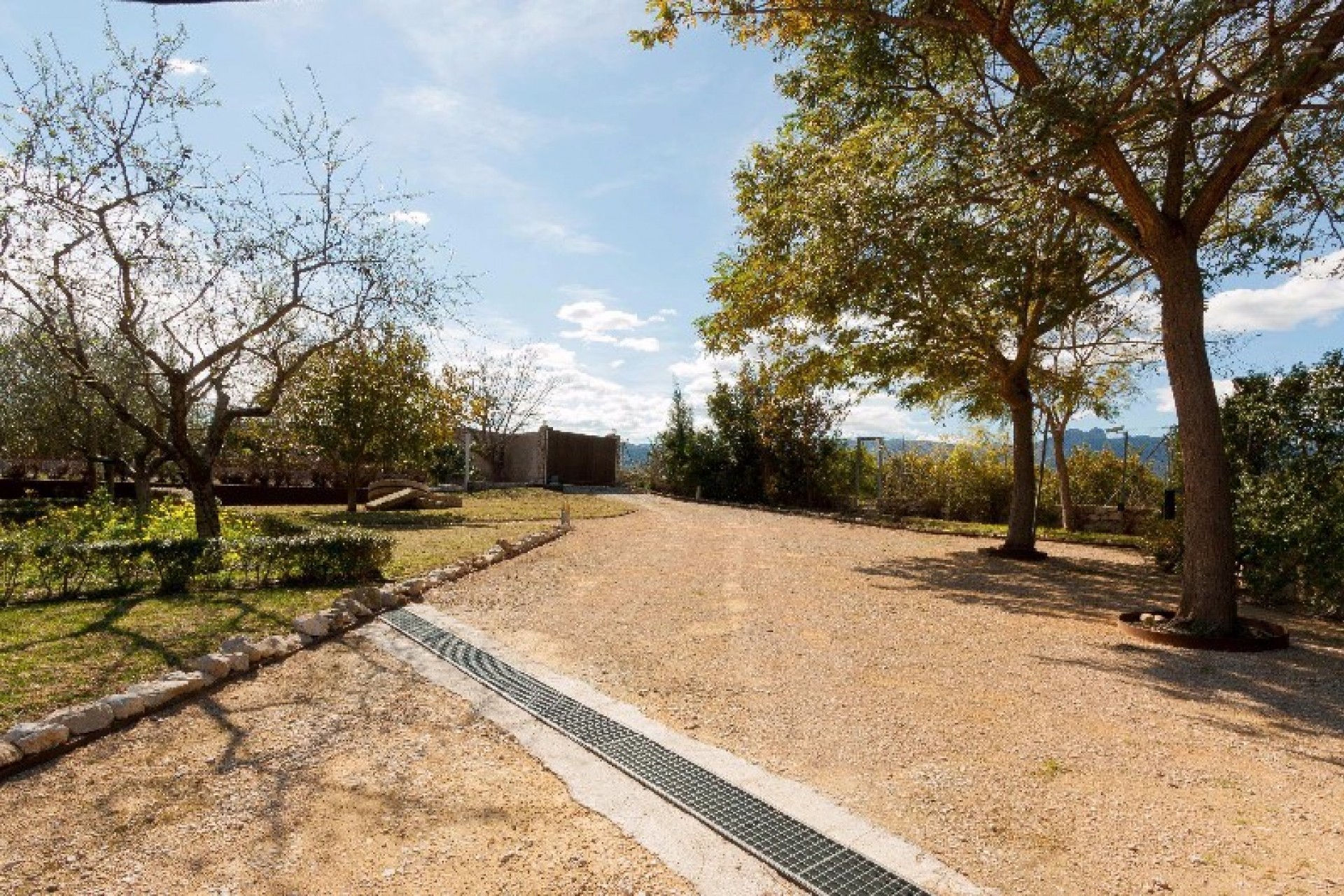 Sale - Finca / Country Property -
Rafol de Almunia