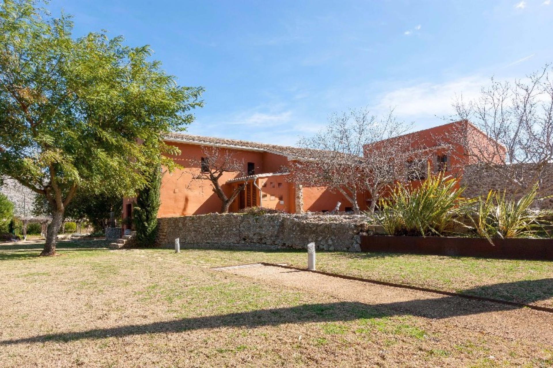 Sale - Finca / Country Property -
Rafol de Almunia