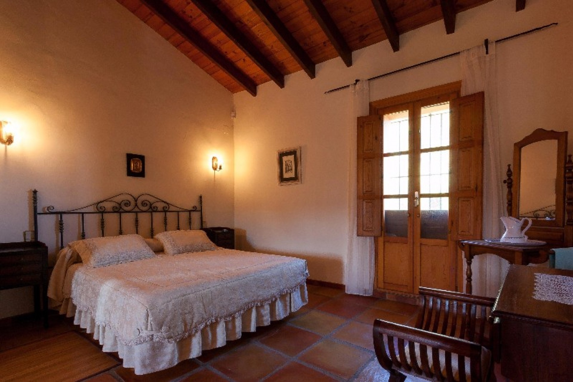 Sale - Finca / Country Property -
Rafol de Almunia