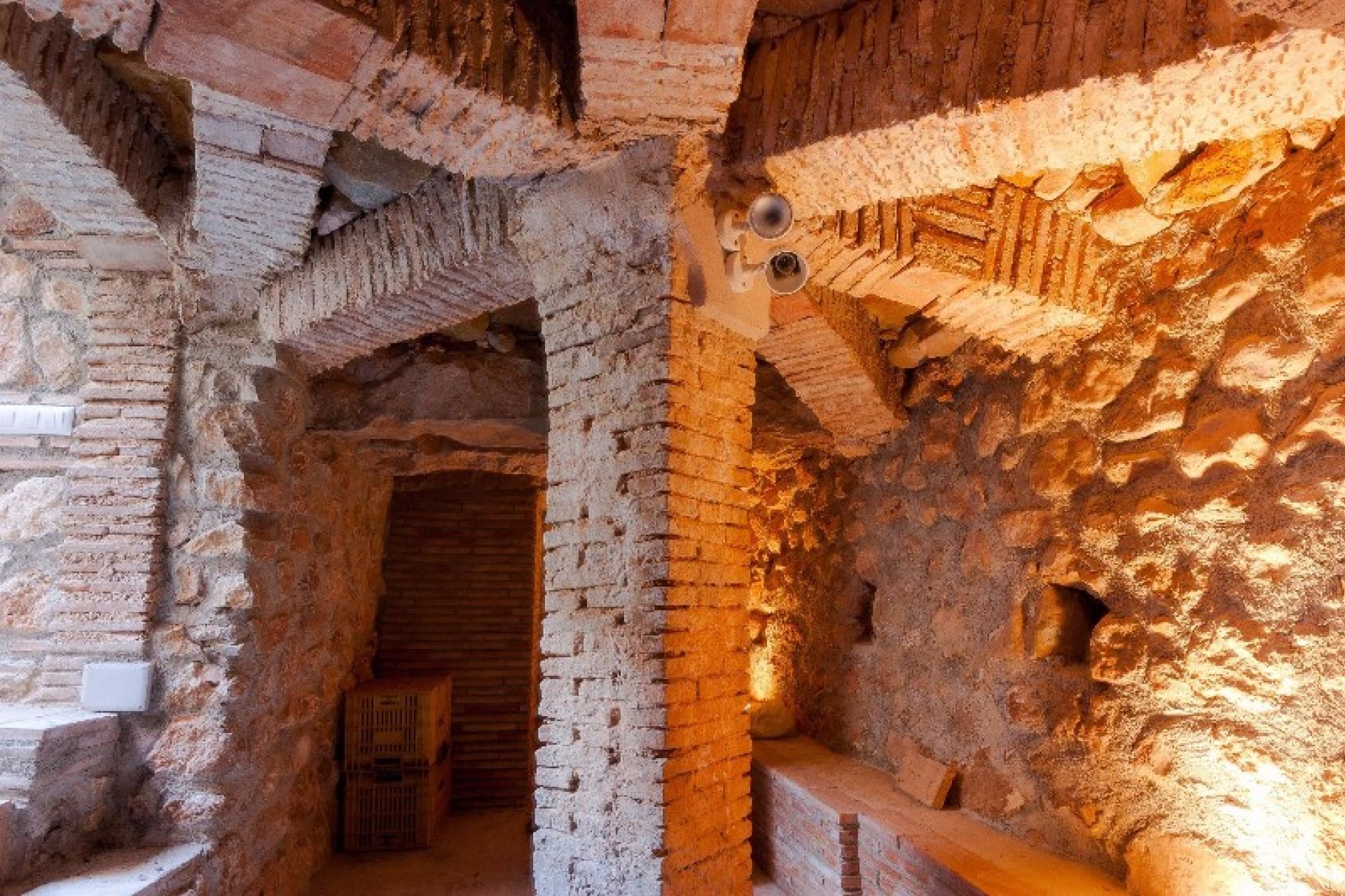 Sale - Finca / Country Property -
Rafol de Almunia