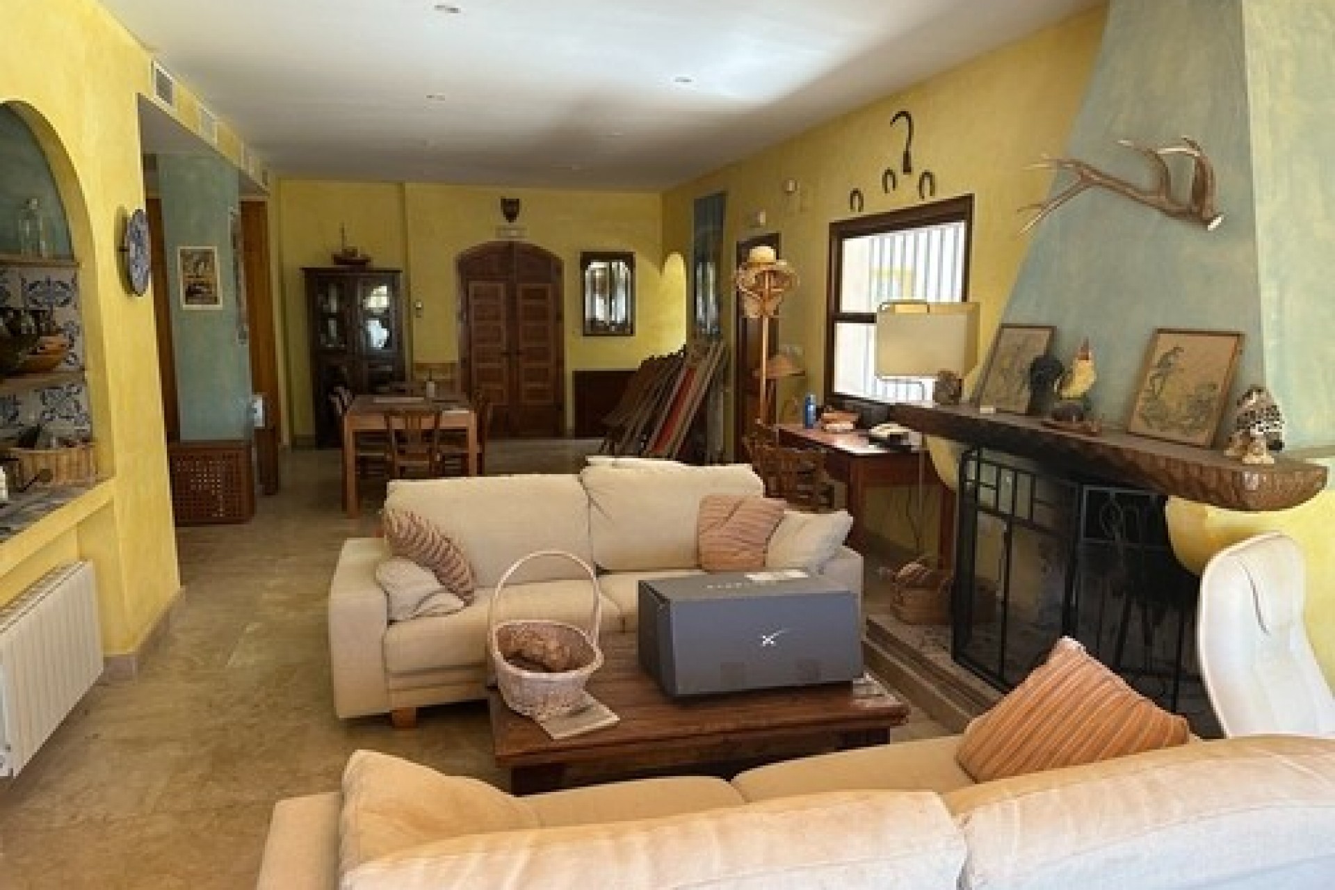 Sale - Finca / Country Property -
Relleu