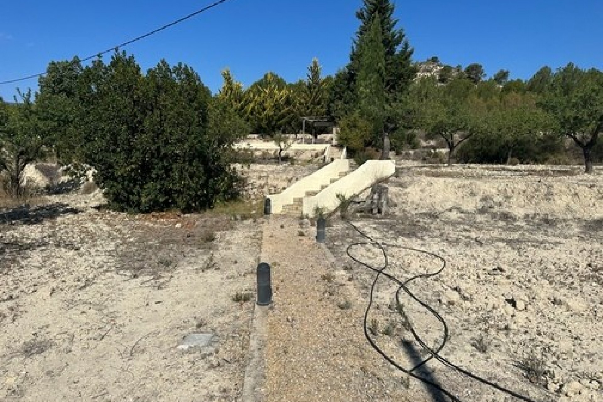 Sale - Finca / Country Property -
Relleu