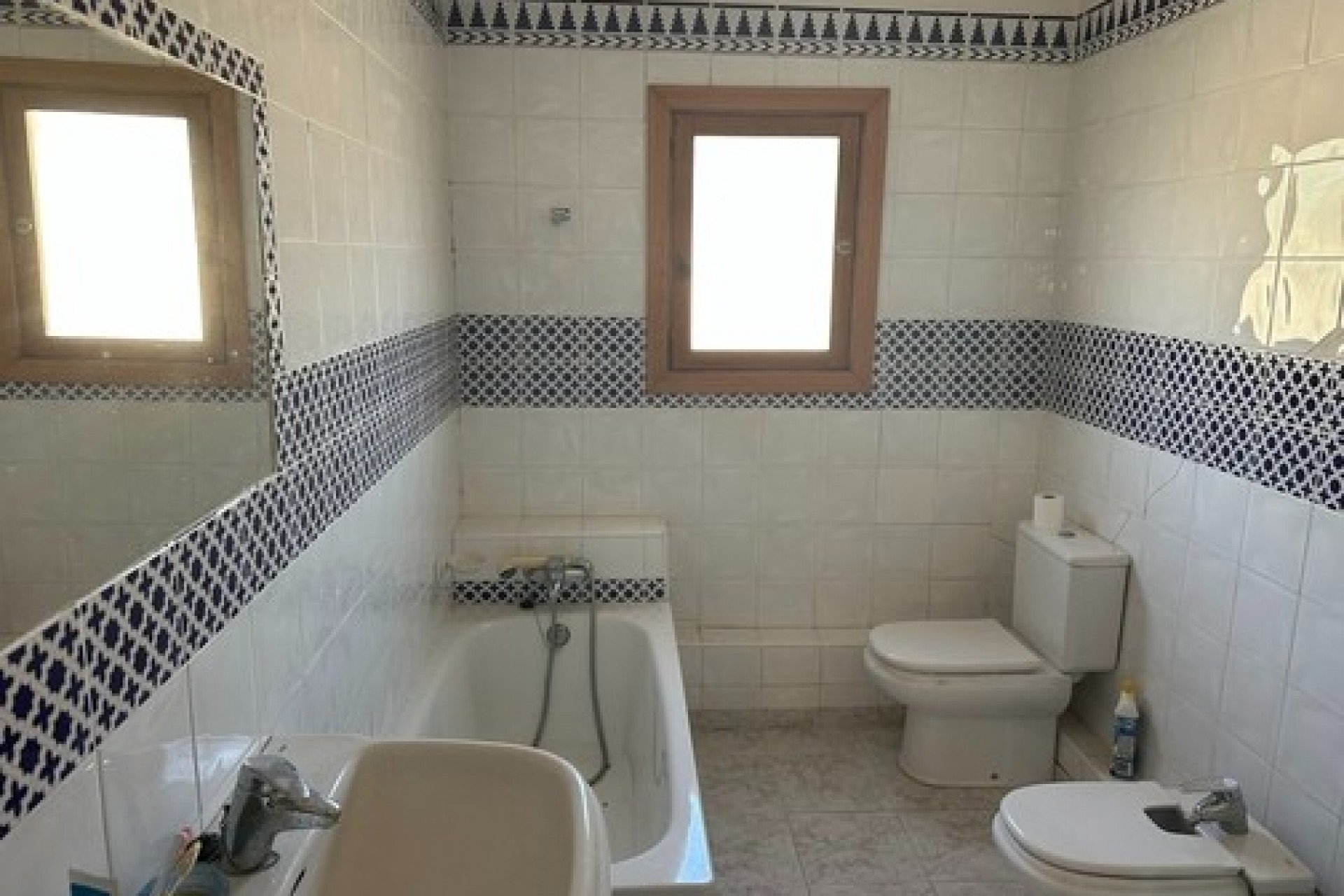 Sale - Finca / Country Property -
Relleu